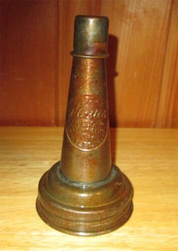 The Master Mfg Oil Spout And Dust Cap Litchfield Ill Pat 1926 For Glass Bottle