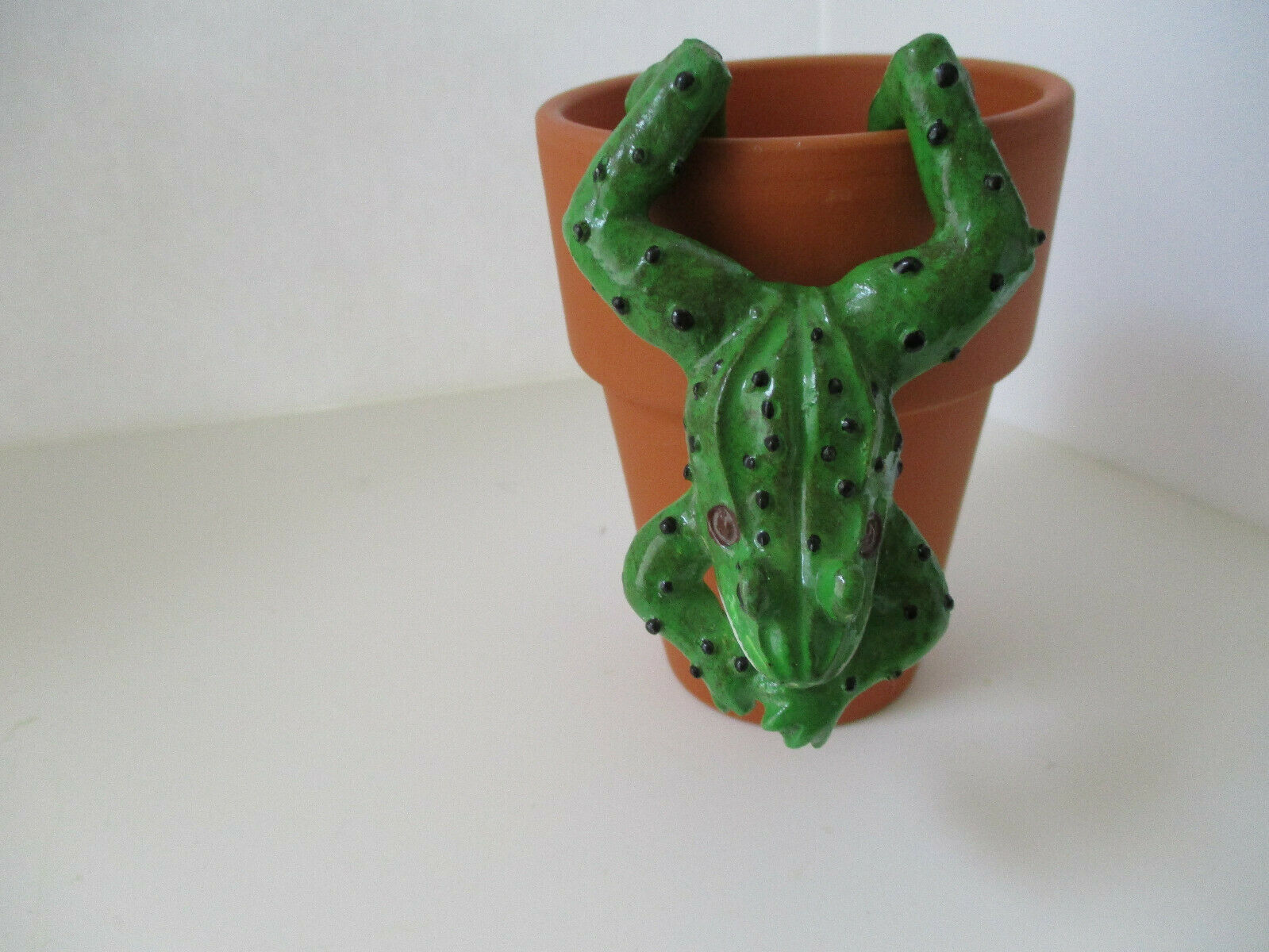 Collectible Frog Flower Pot Hanger, Green Frog Hangs By Feet